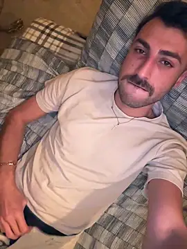 Snapshot of Aliiiix chatting on April 2026 10:15:01 PM Aliiiix online show from April 2026 10:15:01 PM