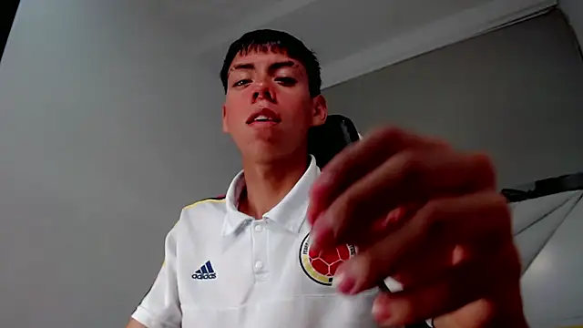 Liarr  online show from February 2026 07:39:01 PM