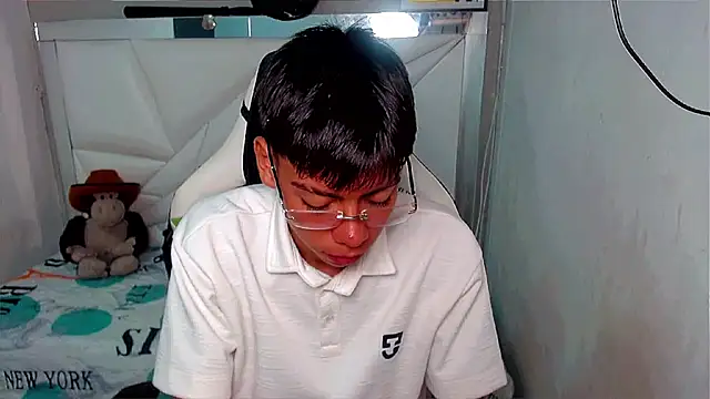 Liarr  online show from March 2026 07:51:02 PM