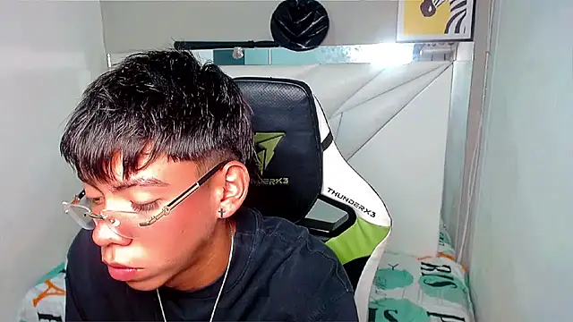 Liarr  online show from March 2026 08:03:01 PM