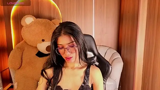 Alina b  online show from February 2026 08:03:02 PM