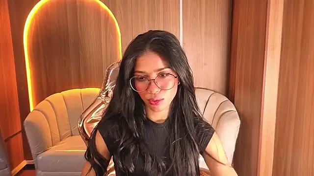 Alina b  online show from April 2026 08:09:01 PM