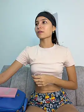 Snapshot of velvetluna_ chatting on April 2026 02:23:02 PM velvetluna online show from April 2026 02:23:02 PM
