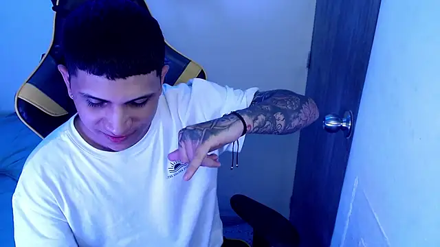 Snapshot of Black_diamondd_ chatting on February 2026 08:40:02 PM Black diamondd online show from February 2026 08:40:02 PM