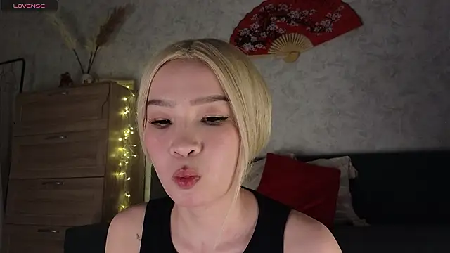 saya li11 online show from February 2026 04:27:01 AM