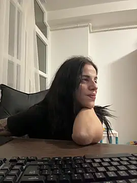 LuxxuryAnne online show from January 2026 09:13:01 PM