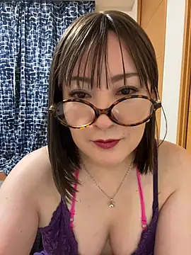 Mitsuco surflady online show from April 2026 04:22:01 PM