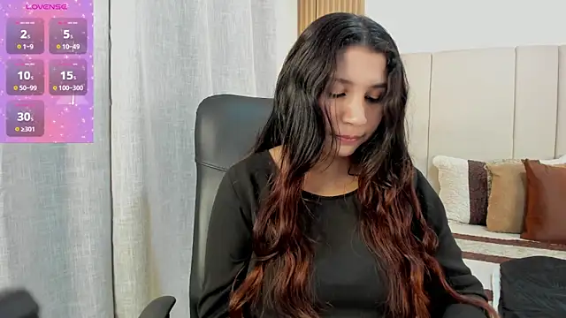 Snapshot of Victoria_Rosee chatting on April 2026 12:32:02 PM Victoria Rosee online show from April 2026 12:32:02 PM