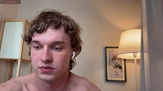 Friday gay dude online show from April 2026 01:30:01 PM