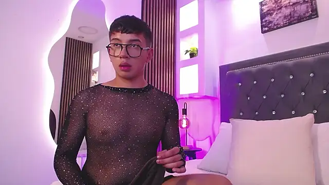 Snapshot of Fancy_Vixen chatting on February 2026 06:26:01 AM Fancy Vixen online show from February 2026 06:26:01 AM