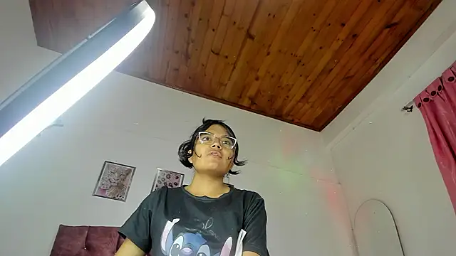 luna velveth online show from February 2026 01:39:02 AM