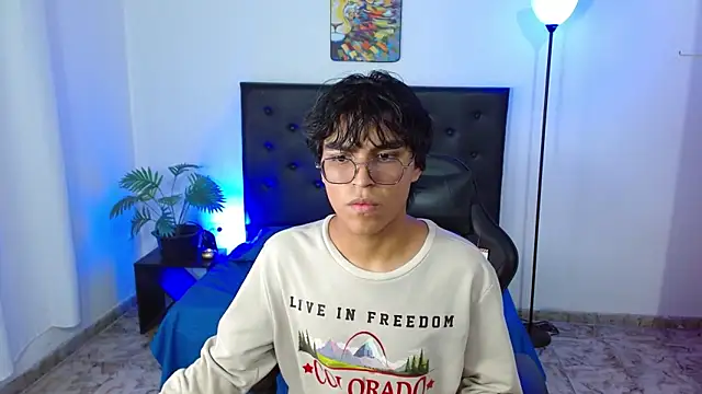 Maecum18 online show from February 2026 09:51:02 PM