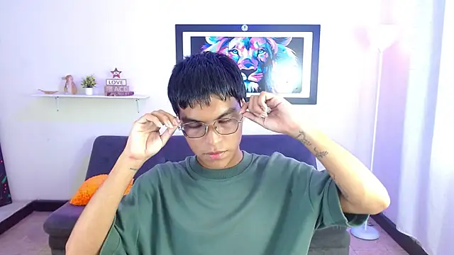 Maecum18 online show from April 2026 08:42:01 PM