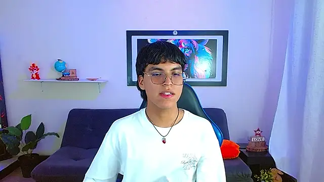 Maecum18 online show from June 2026 09:16:01 PM