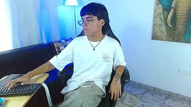 Maecum18 online show from July 2026 08:46:02 PM