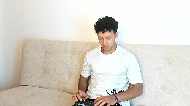 Snapshot of _Alex_Colton chatting on February 2026 10:06:01 PM Alex Colton online show from February 2026 10:06:01 PM