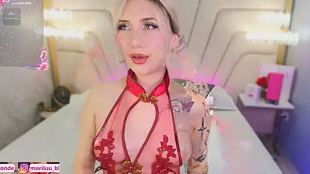 Snapshot of Mariluu_ chatting on May 2026 03:21:02 PM Mariluu online show from May 2026 03:21:02 PM