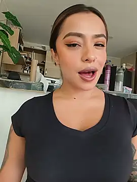 Snapshot of foxxy_lover chatting on June 2026 03:49:02 PM foxxy lover online show from June 2026 03:49:02 PM