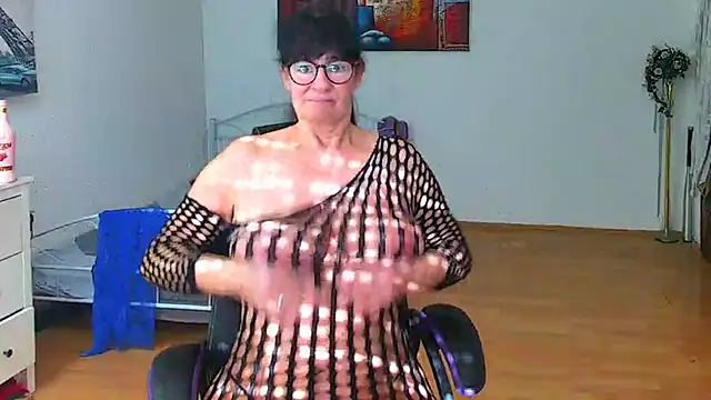 Sylly online show from April 2026 08:18:02 AM