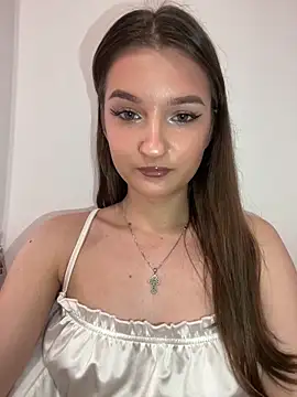 Green eyes lady online show from February 2026 11:08:01 AM