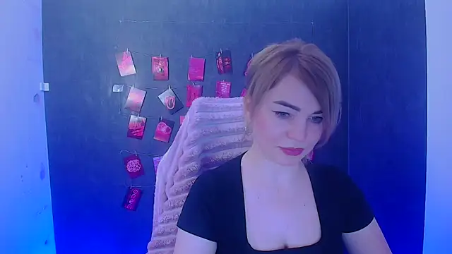 CuttieEmma online show from February 2026 12:38:02 PM