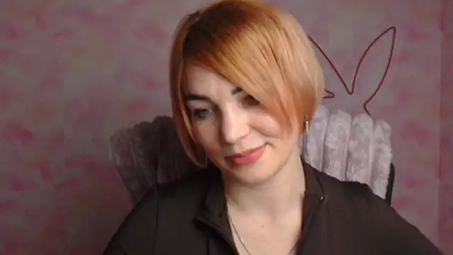 CuttieEmma online show from April 2026 11:33:01 AM