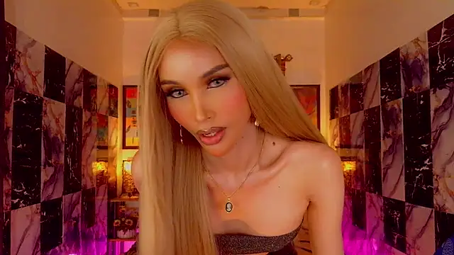 Snapshot of SeductiveSamanthaTS chatting on February 2026 04:14:01 PM SeductiveSamanthaTS online show from February 2026 04:14:01 PM