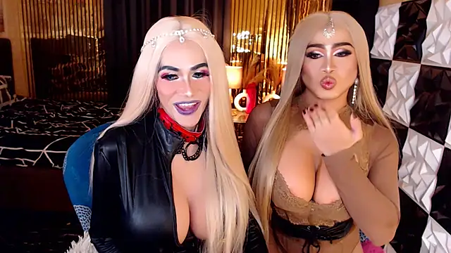 Snapshot of MonstrousCockDiva chatting on April 2026 07:51:02 PM MonstrousCockDiva online show from April 2026 07:51:02 PM