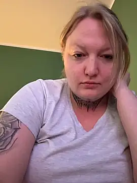Lolaaxxx13 online show from June 2026 07:04:02 PM