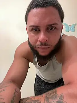 Snapshot of Tu_PaPi_Favorito chatting on July 2026 03:44:01 AM Tu PaPi Favorito online show from July 2026 03:44:01 AM