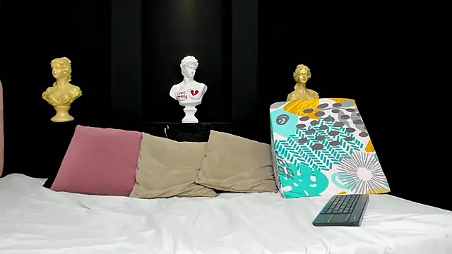 BellaSky1 online show from February 2026 11:29:01 AM