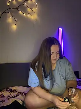 Snapshot of AlyaX_X chatting on February 2026 01:58:02 PM AlyaX X online show from February 2026 01:58:02 PM