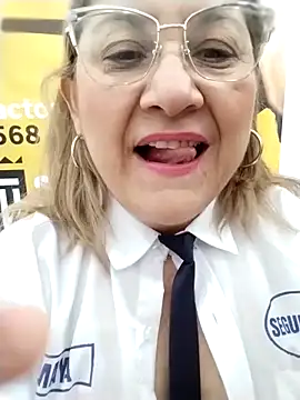 Snapshot of JULIETA_21- chatting on April 2026 12:44:02 PM JULIETA 21- online show from April 2026 12:44:02 PM