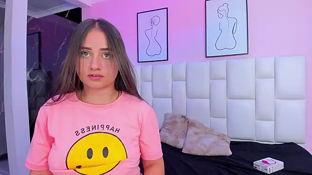 SARHA ANTONELLI online show from July 2026 02:10:01 PM