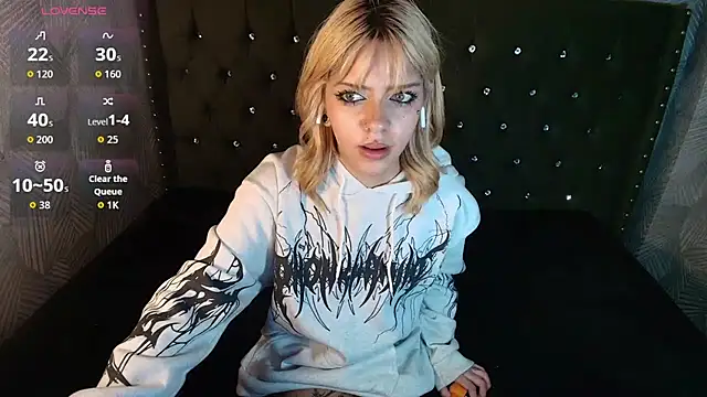 LilytReinolds online show from March 2026 04:55:02 PM