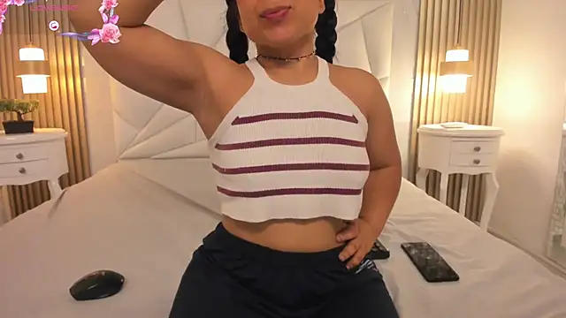 chiarafustox online show from March 2026 06:57:01 PM