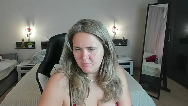 Snapshot of LilyBel chatting on July 2026 01:00:01 AM LilyBel online show from July 2026 01:00:01 AM