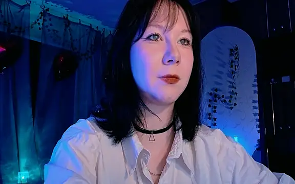 Snapshot of marty_bree chatting on April 2026 05:17:01 PM marty bree online show from April 2026 05:17:01 PM