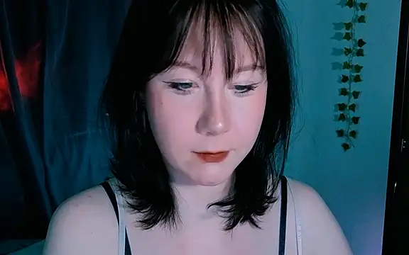 Snapshot of marty_bree chatting on April 2026 06:10:01 PM marty bree online show from April 2026 06:10:01 PM