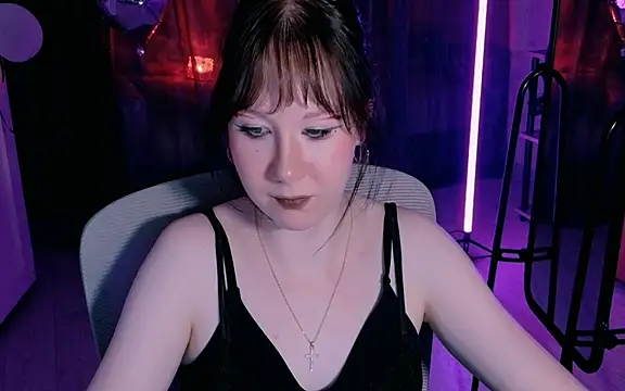 Snapshot of marty_bree chatting on May 2026 07:04:01 PM marty bree online show from May 2026 07:04:01 PM