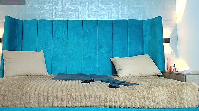 dulcenena moon online show from February 2026 11:25:02 AM