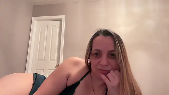 ShyFlameLive online show from February 2026 12:37:02 AM