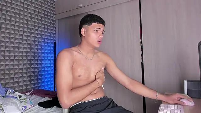 Snapshot of Keinner_BigDick chatting on February 2026 11:23:01 PM Keinner BigDick online show from February 2026 11:23:01 PM