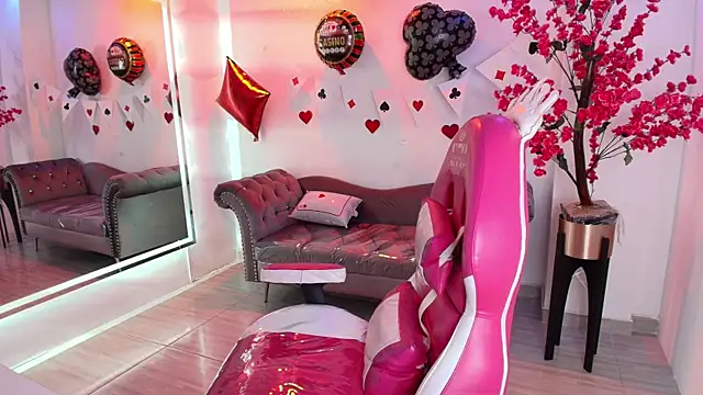 Zoe 18T online show from February 2026 07:31:01 PM