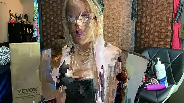 VANTABLACKXXX online show from February 2026 12:37:02 PM