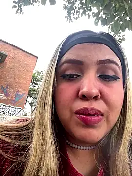 AryMoonxxx online show from February 2026 05:58:01 PM