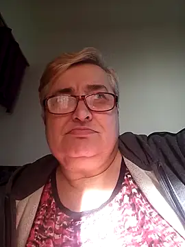 Snapshot of SusanStar874 chatting on June 2026 04:20:01 PM SusanStar874 online show from June 2026 04:20:01 PM