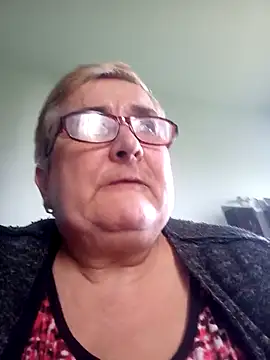 Snapshot of SusanStar874 chatting on June 2026 01:04:02 PM SusanStar874 online show from June 2026 01:04:02 PM
