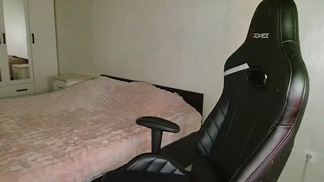 Eva Avea online show from April 2026 11:10:02 PM