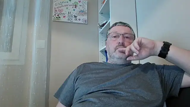 Snapshot of doudou310 chatting on February 2026 05:18:02 AM doudou310 online show from February 2026 05:18:02 AM